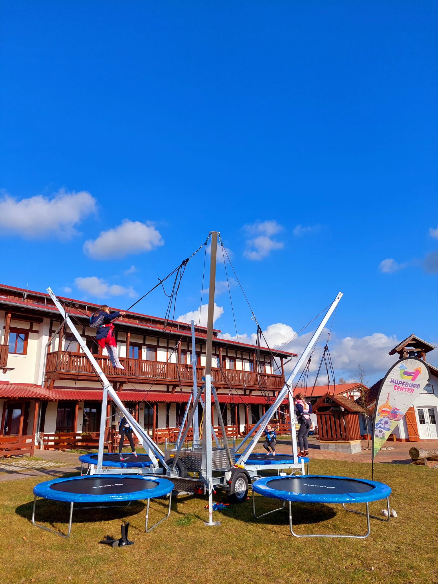 Bungee Trampolin Hüpfburg Center Sternberg